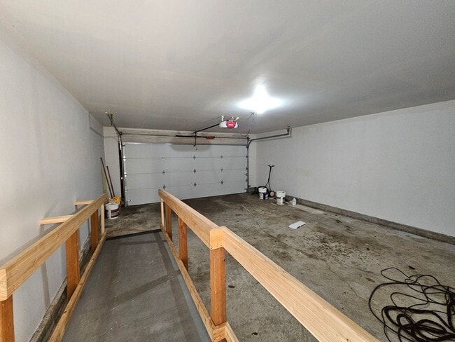 Building Photo - Charming Single-Level Home Featuring New Hardwood Floors, Bright Bedrooms & Open-Concept Living