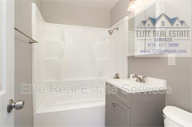 Building Photo - 6371 Osler St