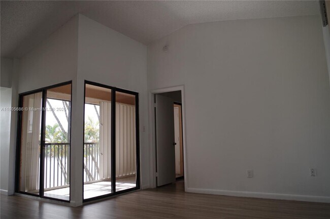 Building Photo - 1500 Jefferson Dr