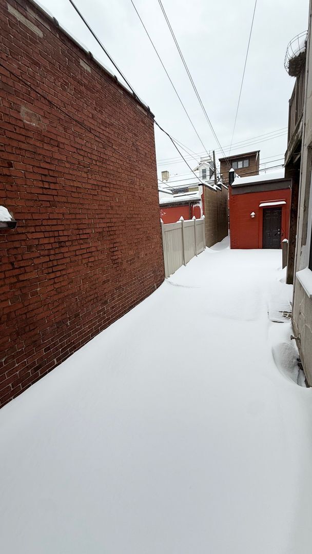 Building Photo - 2414 E Carson St