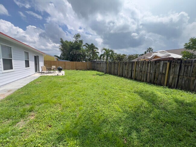 Building Photo - 7926 Burlwood Ln