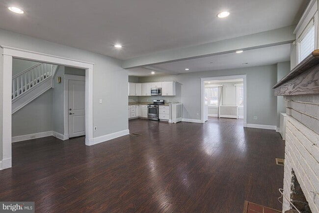 Building Photo - 8 Irving Pl