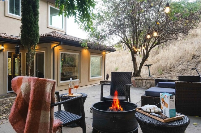 Building Photo - 5700 Alhambra Valley Rd