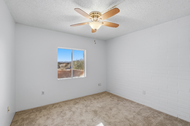 Building Photo - 359 N Calle Del Chancero