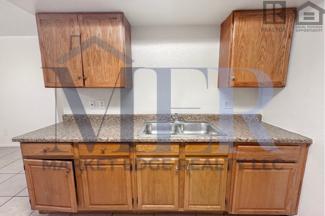 Building Photo - 2Bed/2Bath Townhome at Indian School/67th Ave! $199 MOVE-IN SPECIAL! Ready for Immediate Move-In!