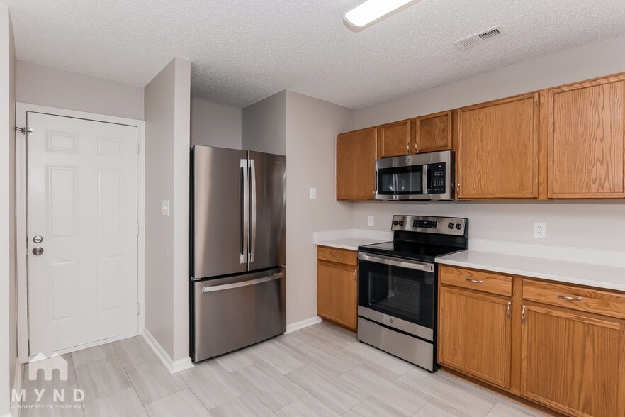 Building Photo - 6325 McIntyre Ridge Dr