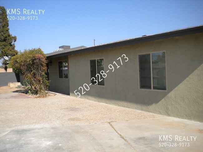 Building Photo - 2321 S Layton Pl