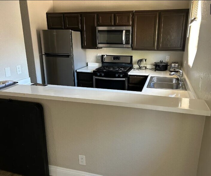 Building Photo - 5048 S Rainbow Blvd