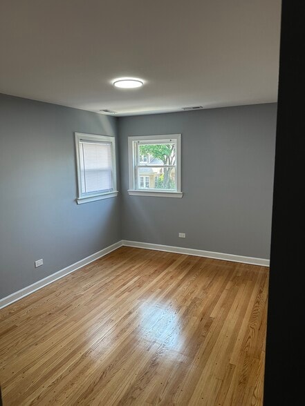 Building Photo - 3233 W Olive Ave