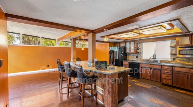 Building Photo - 1483 Glastonberry Rd