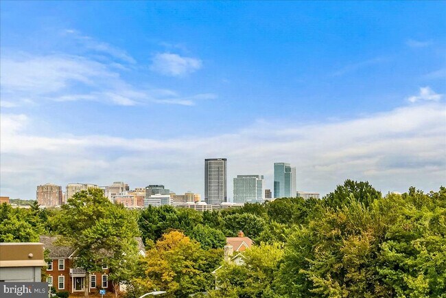 Building Photo - 12768 Sunrise Valley Dr