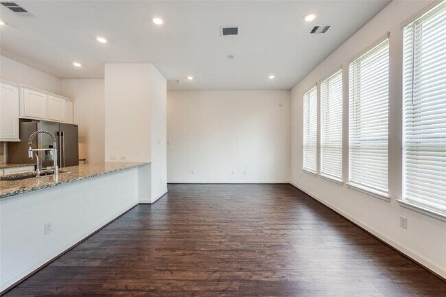Building Photo - 1619 Ryon Falls Dr