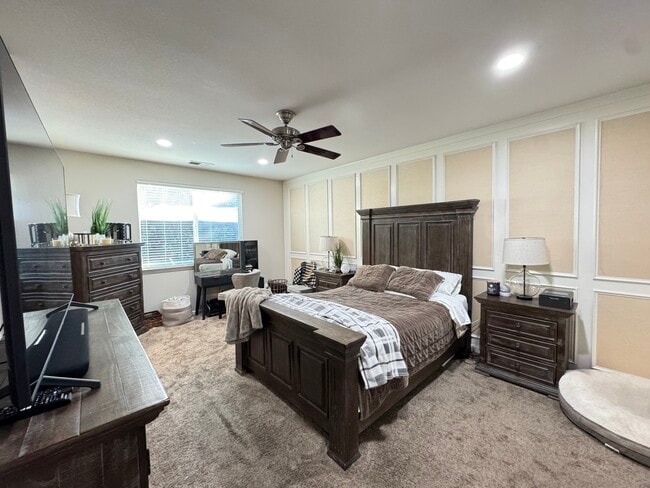 Building Photo - 2400 Ventana View Way