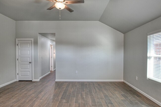 Building Photo - New Construction in Varenna Landing! Storm shelter and lawn care included!