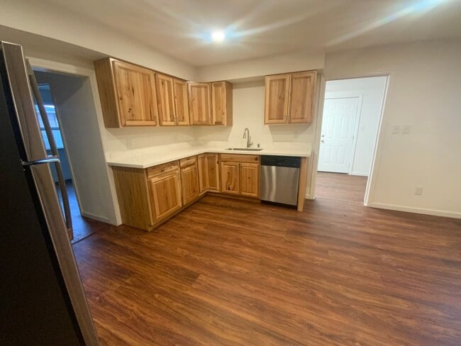 Building Photo - Beautiful Tacoma 4-Bedroom! Apply Today!
