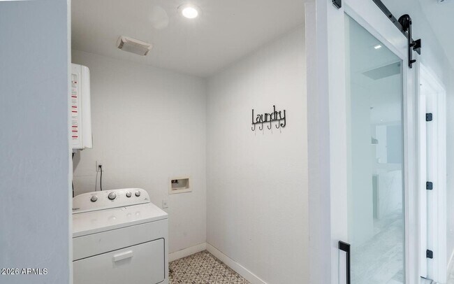 Building Photo - 6929 E Mariposa Dr