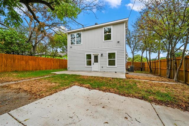Building Photo - 2602 W Clarendon Dr