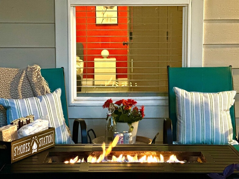 Building Photo - 806 Colorado Ave