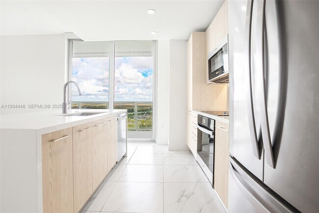 Building Photo - 2000 Metropica Wy