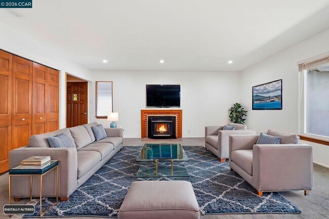 Building Photo - 1930 Sunshine Dr