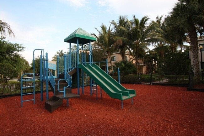 Building Photo - 2Bd /2Ba Condo with Stunning Lake Views!  ...