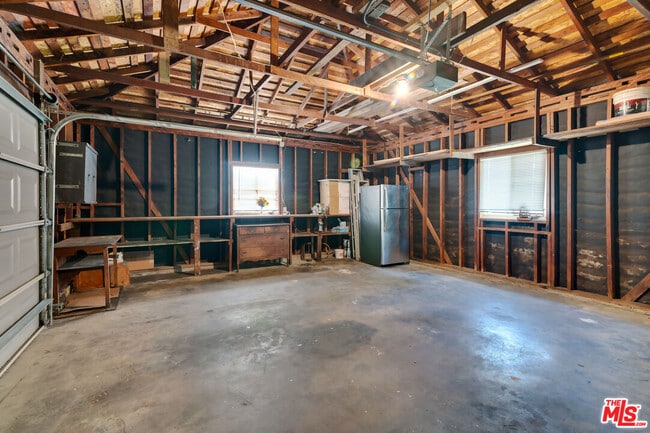 Building Photo - 214 Bellino Dr