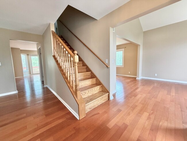 Building Photo - 2636 Shefman Terrace