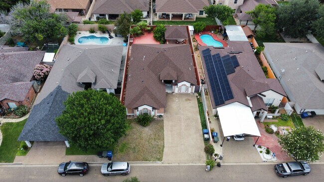 Building Photo - 3 Bed 3 Bath Home in the Laredo's Northside Primavera Subdivision! Available Now!