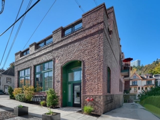 Building Photo - 3235 SW 1st Ave