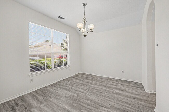 Building Photo - 18314 Manorcliff Ln