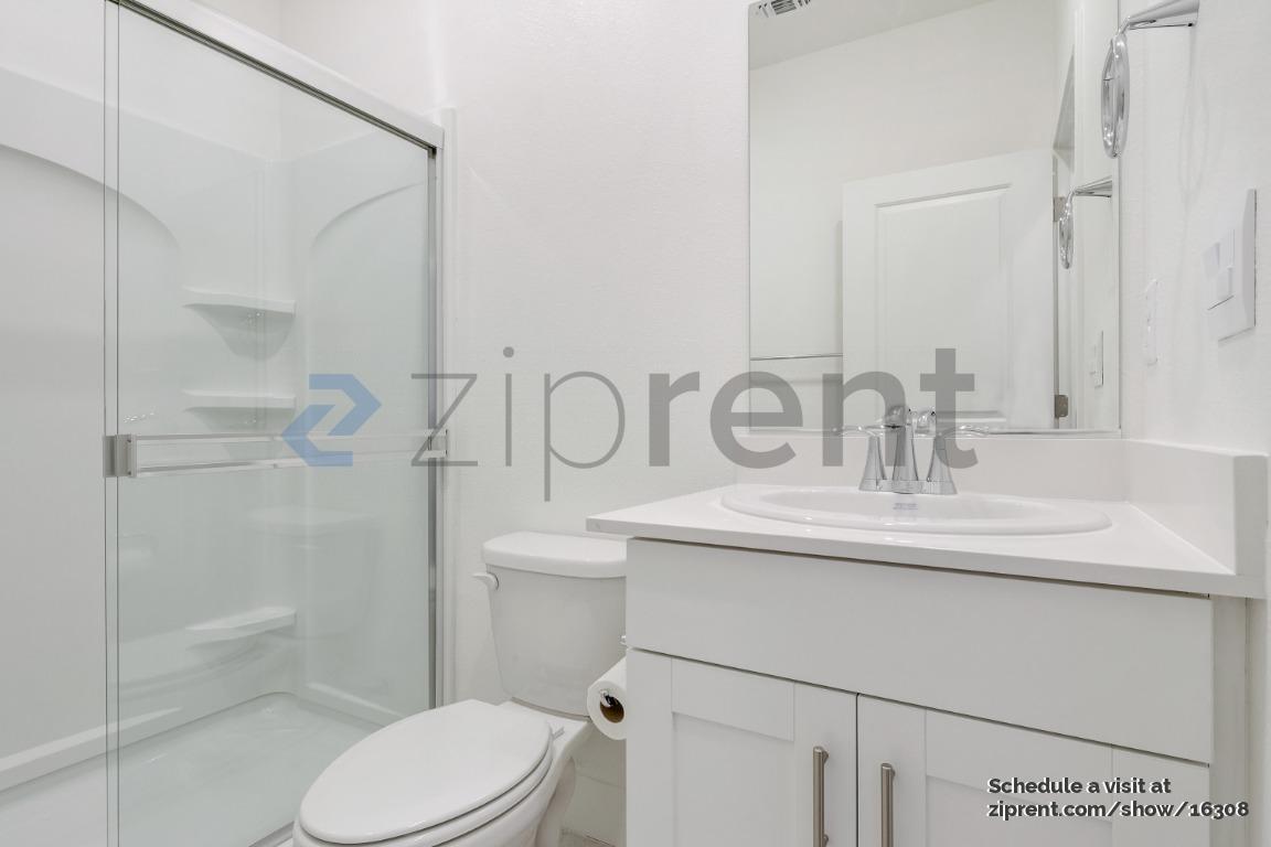 Building Photo - 6100 Oak Leaf Pl