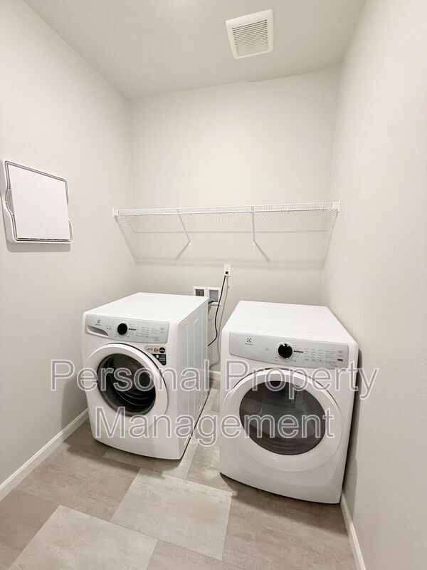 Building Photo - 16332 NE 21st St