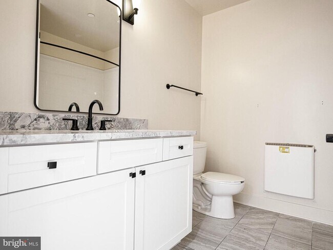 Building Photo - 128 N Bond St