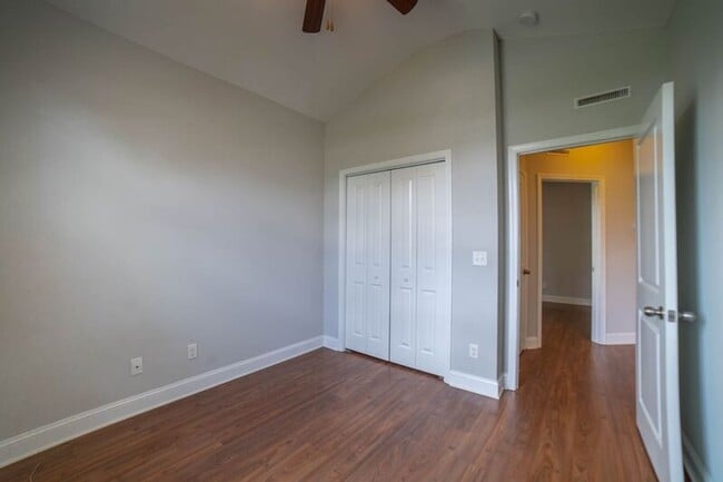 Building Photo - 119 Spoonbill Cir