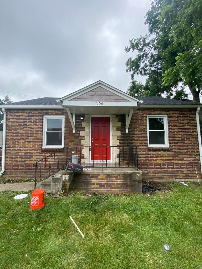 Primary Photo - Cozy 2 Bedroom 1 Bath