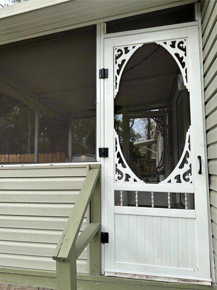 Building Photo - 24007 River Rd