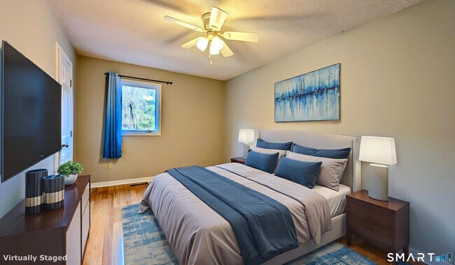 Building Photo - 10 Ledgewood Dr