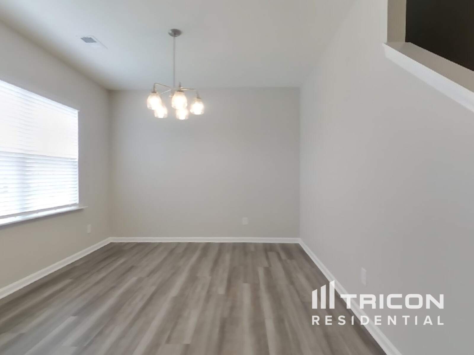 Building Photo - 129 Verona Dr NW