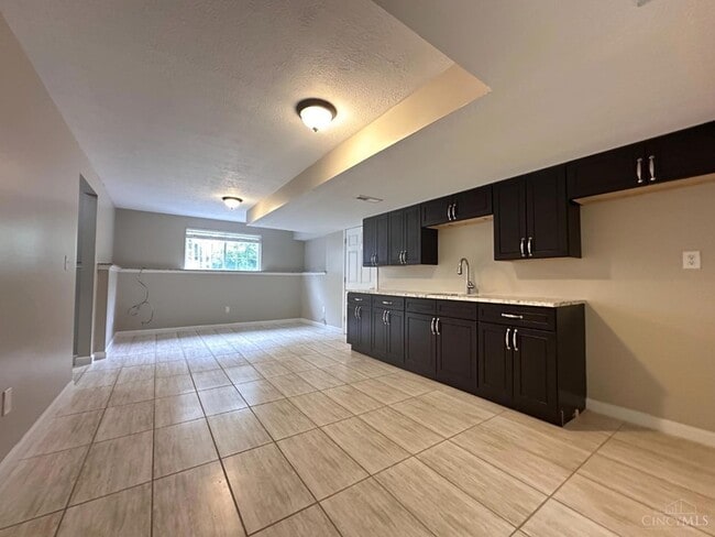 Building Photo - 2355 Henesy Ln