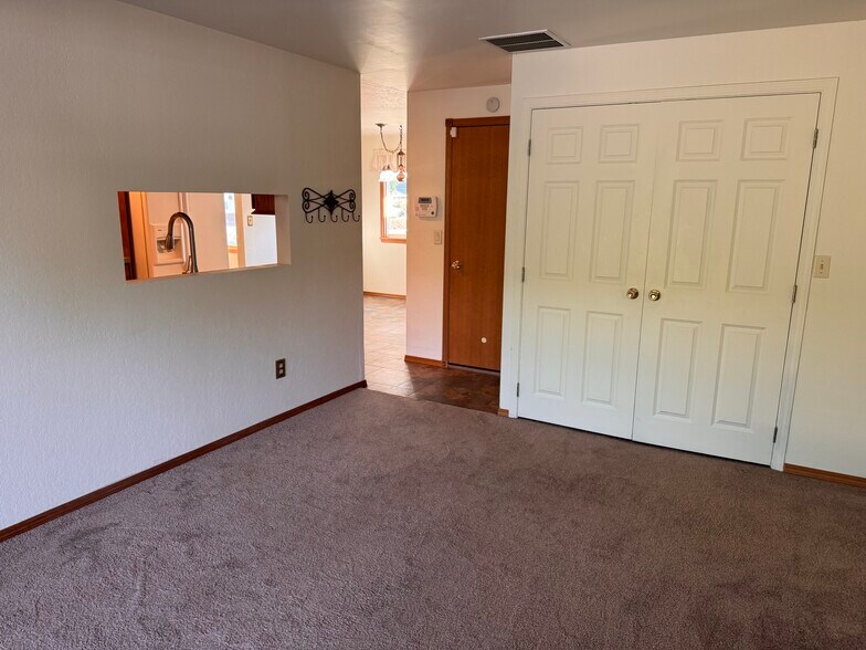 Building Photo - 4301 W Viola Ave