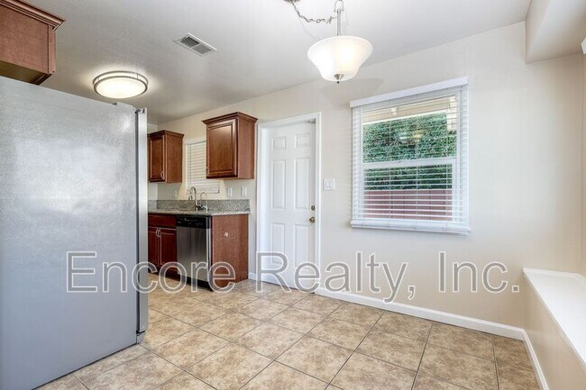 Building Photo - 6135 Chadwick Ave