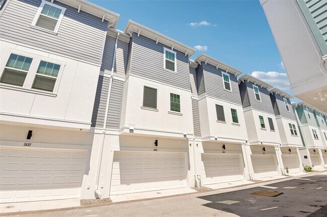 Building Photo - 3133 4th Ter N