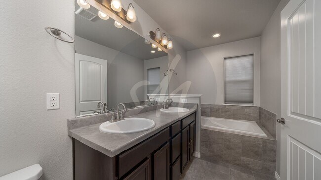 Building Photo - Meridian Ranch Home with Modern Upgrades