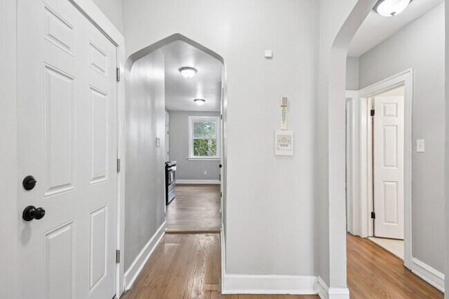 Building Photo - 7757 S Phillips Ave