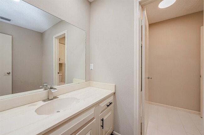 Building Photo - 365 Champions Colony III St