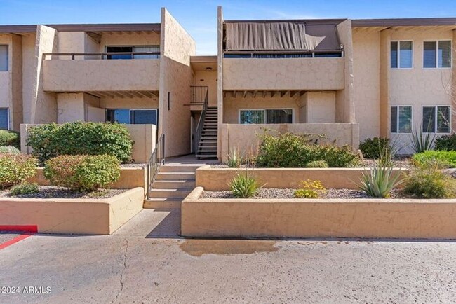 Primary Photo - Single Level 3 bedroom Condo In Scottsdale!