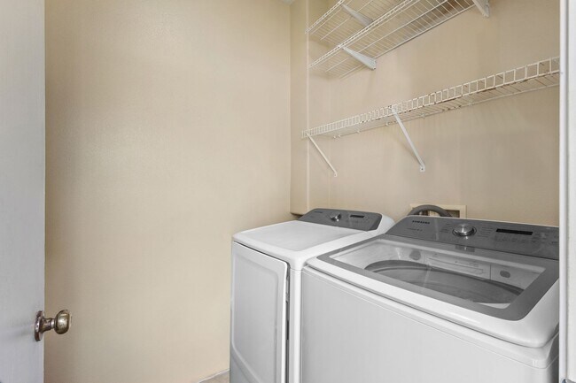 Building Photo - 3BD/3BA Ka Makana Townhouse | 2-Car Garage, Ensuite Baths & Community Pool