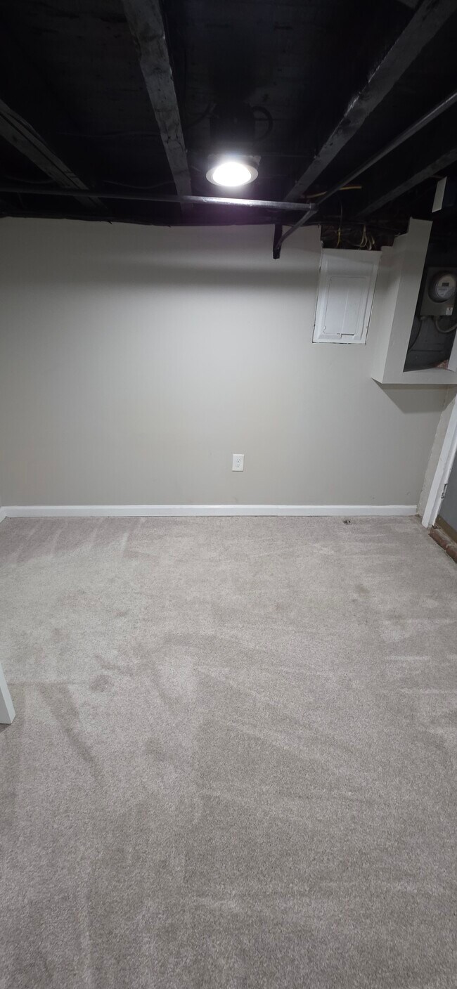 Building Photo - 701 N Curley St