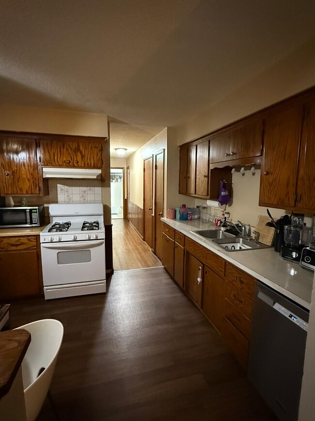 Kitchen and hallway to bedrooms/bathroom - 5109 Washington St NE