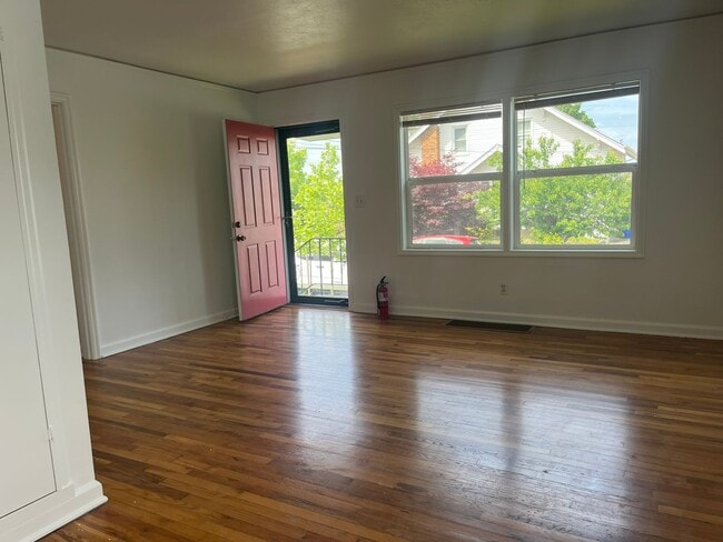 Building Photo - Charming N. Portland Apartment located in the Piedmont Neighborhood!